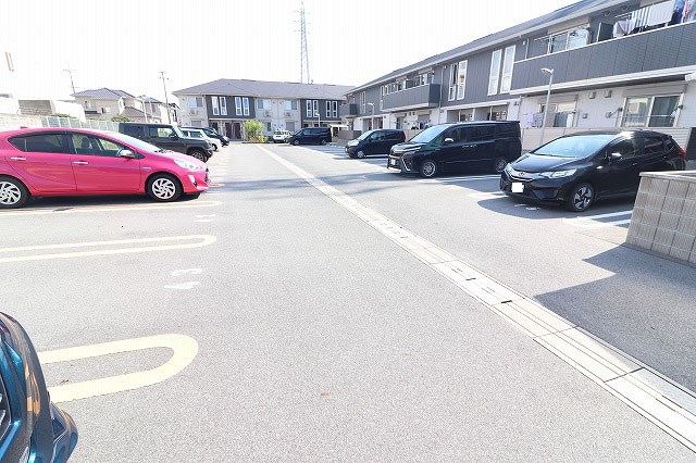 グランツコート三笠　C棟 駐車場