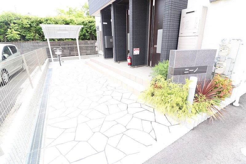 ニーノ エントランス
