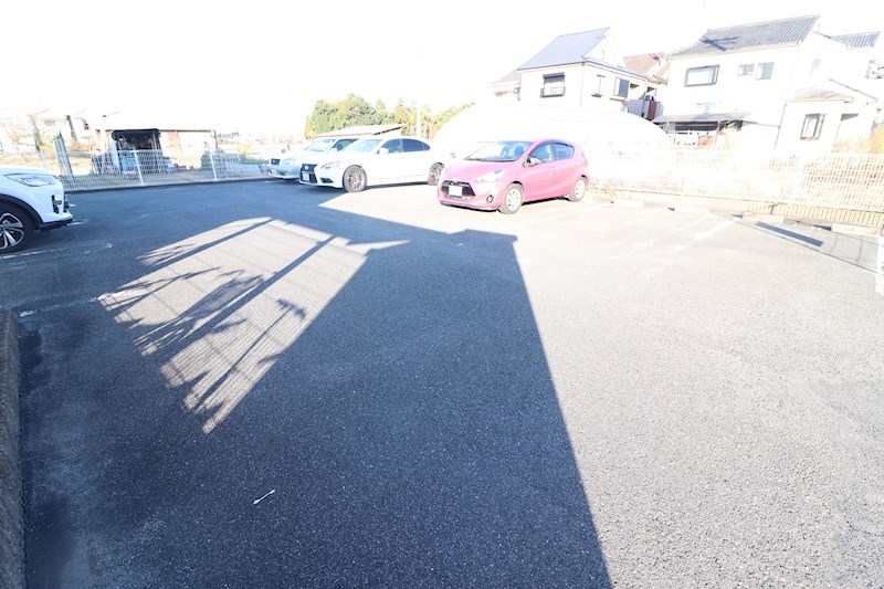 エレガンス 駐車場
