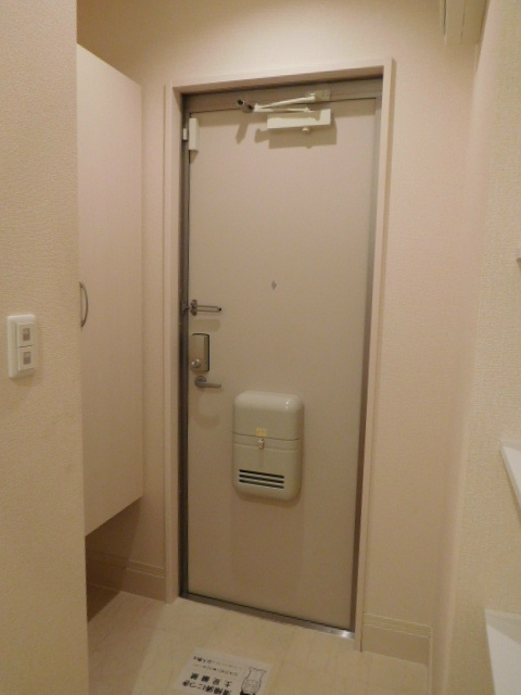 レバータ北通 玄関