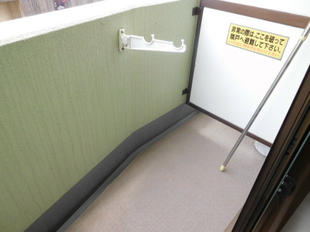 リヴァーシャロウ西三荘 ベランダ