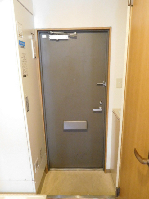 グラシアス中島 玄関