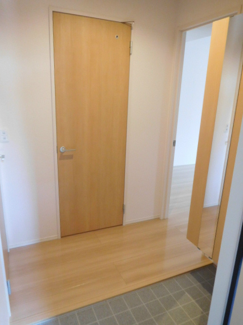 白井ハイツ 玄関