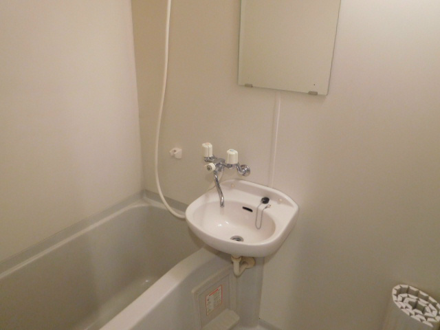 リヴァーシャロウ西三荘 風呂画像