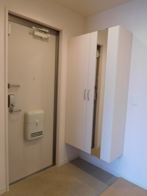 ラファミーユ 玄関