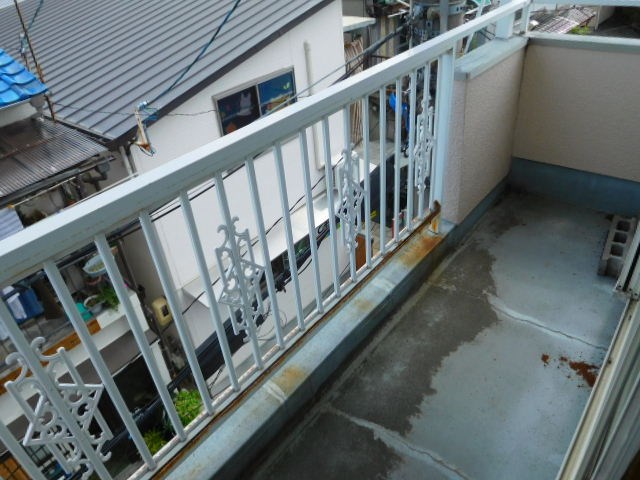 中東戸建 ベランダ