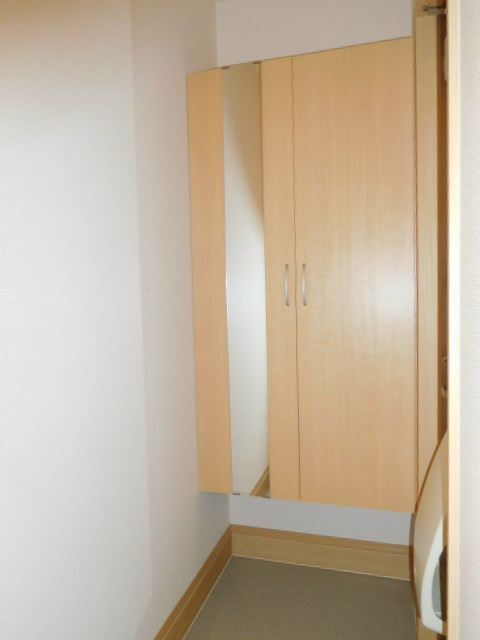 ビュー大久保 玄関