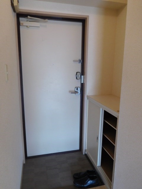 三幸ハイツ 玄関