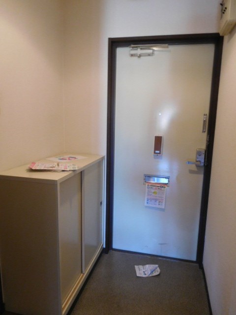 三東ハイツ 玄関