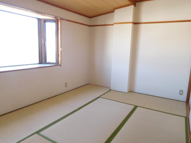 三東ハイツ ベッドルーム