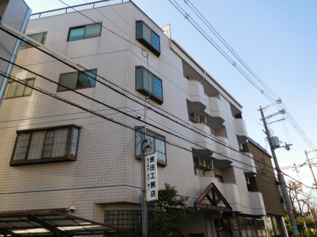 アルファ・スペース 外観