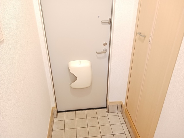 プレジェーネ　一津屋 玄関