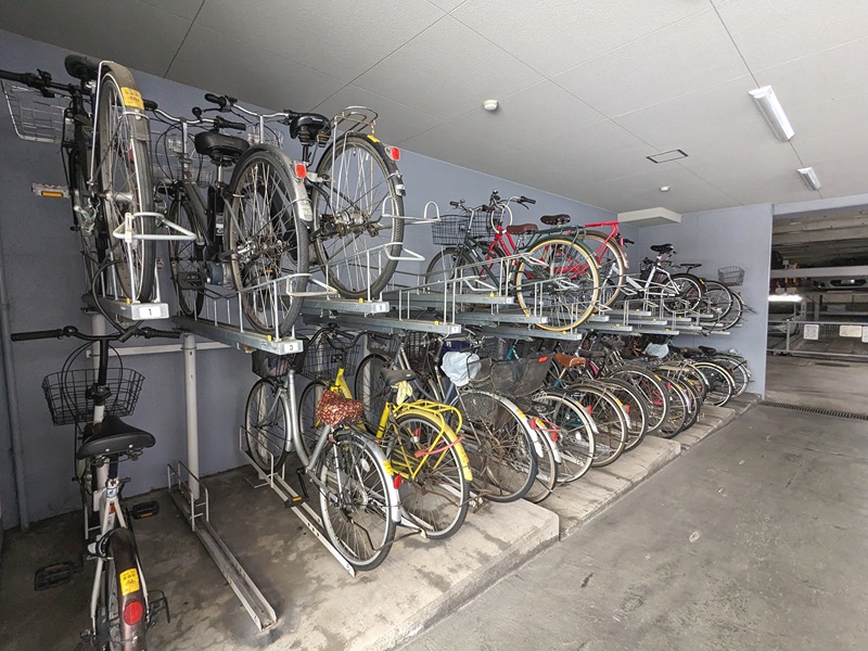 エスリード吹田駅前 駐車場