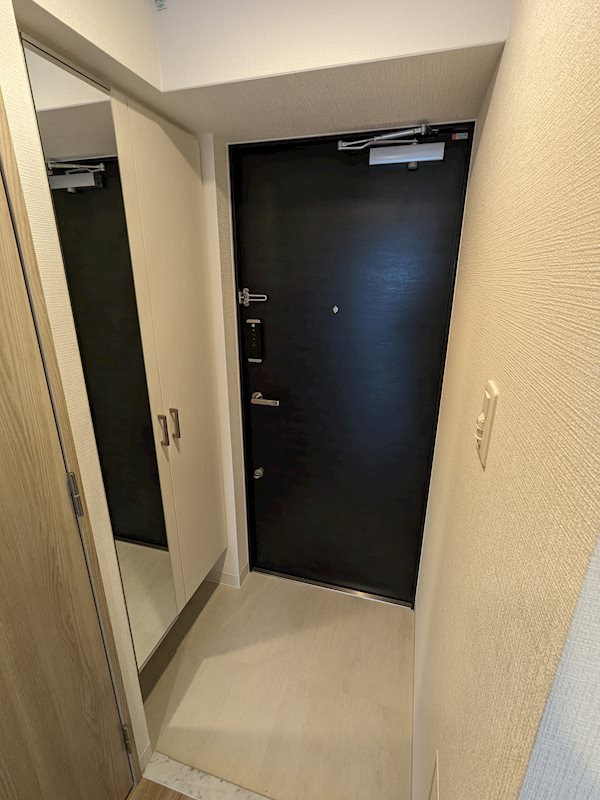 エスリード大阪デュアルゲート 玄関