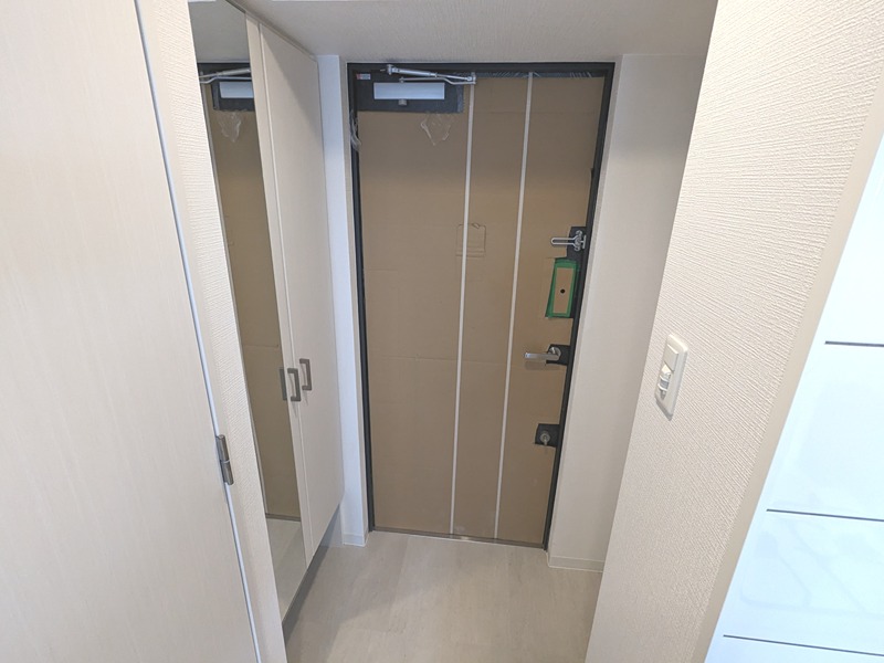 エスリード大阪リブレ 玄関