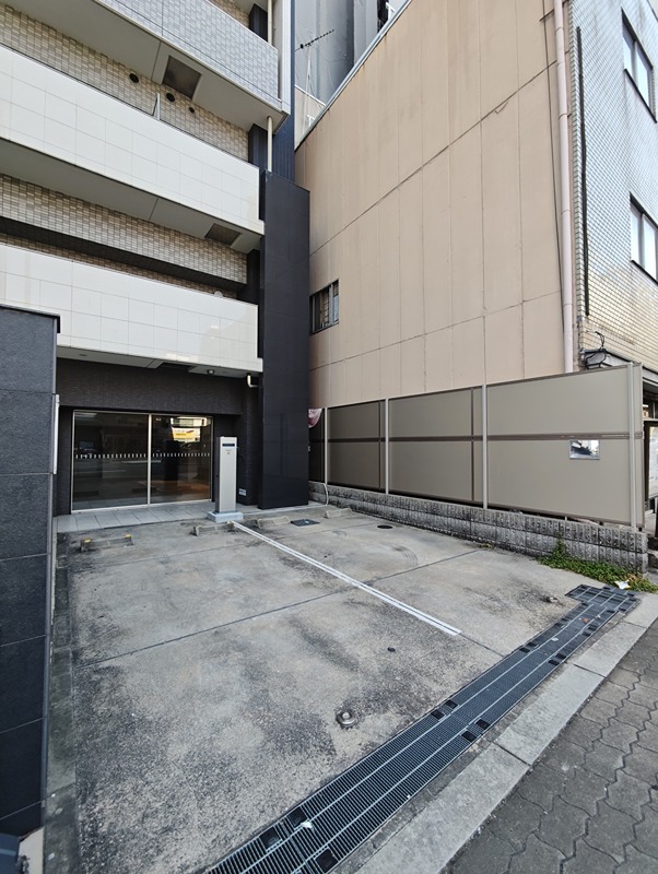 エスリード心斎橋EAST 駐車場