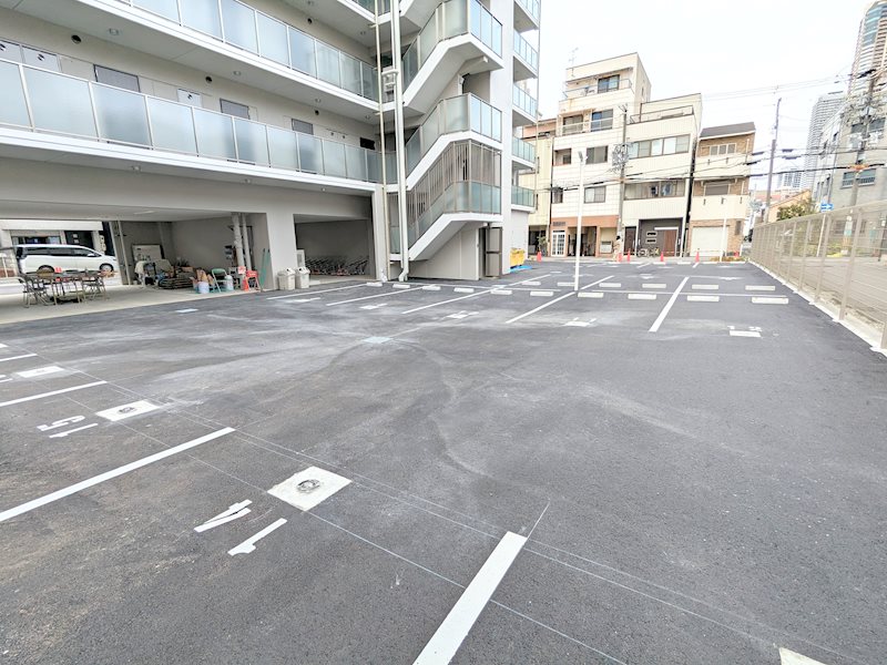エスリード弁天町ルシェンテ 駐車場