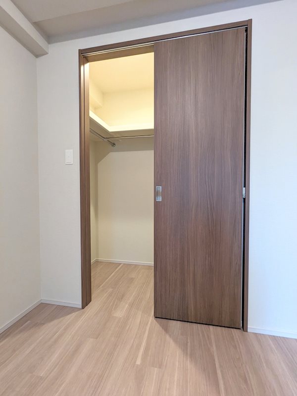 エスリード箕面船場阪大前 収納