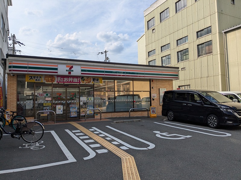 エスリード弁天町桜通レジデンス コンビニ