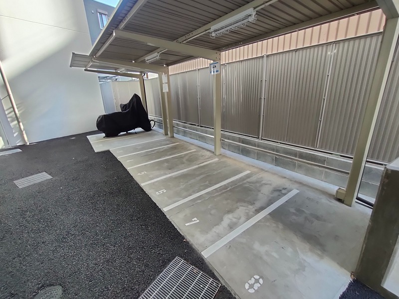 エスリードTENROKU 駐車場