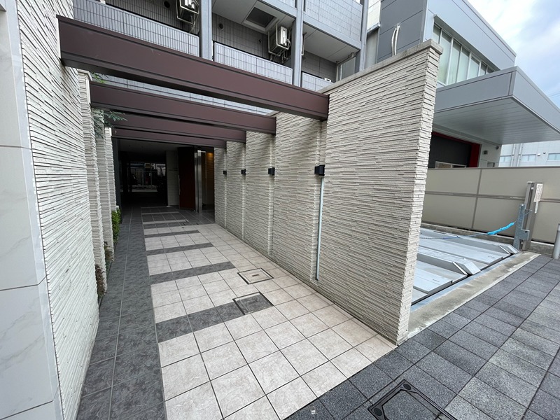 エスリード江坂広芝町 エントランス