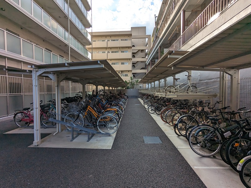 エスリード京橋グランテラス 駐車場