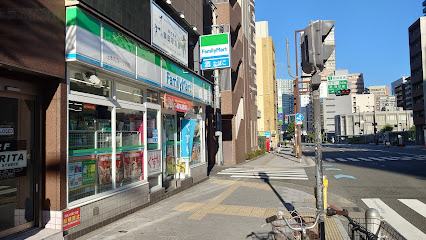TRICERA Court コンビニ