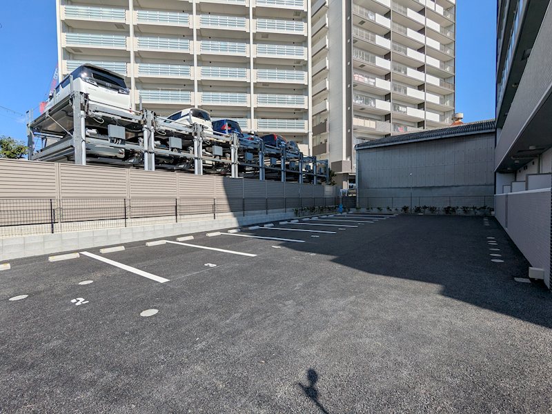 GRAN PASEO 江坂 駐車場