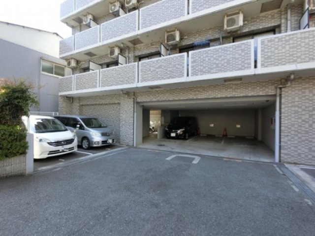 エスリード北梅田第２ 駐車場