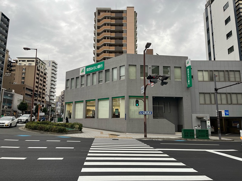 TRICERA Court 銀行