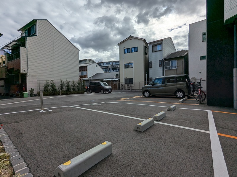 エスリード ザ・グラン天六 駐車場