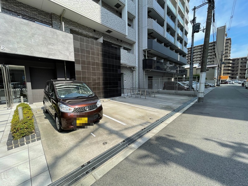 エスリード京橋グレイス 駐車場