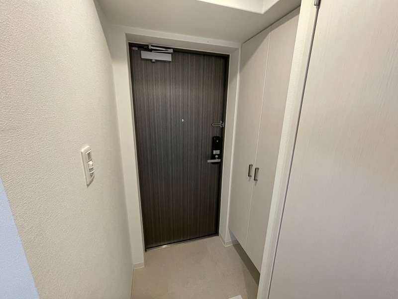 エスリード京橋アミュゼ 玄関