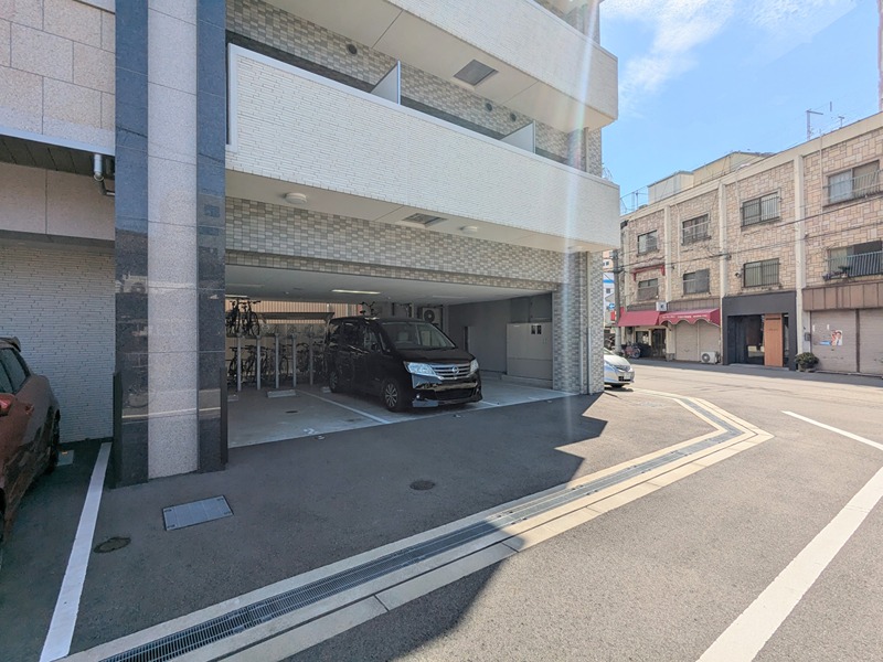 エスリードTENROKU 駐車場