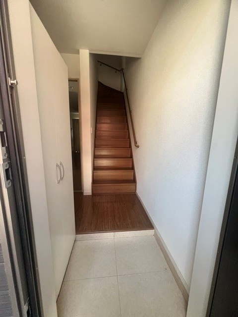 リブリ小絹 玄関