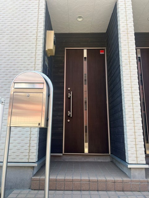 リブリ小絹 玄関