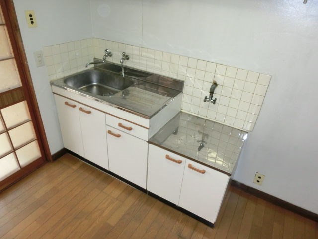 愛知県名古屋市千種区松軒２丁目12-14 キッチン