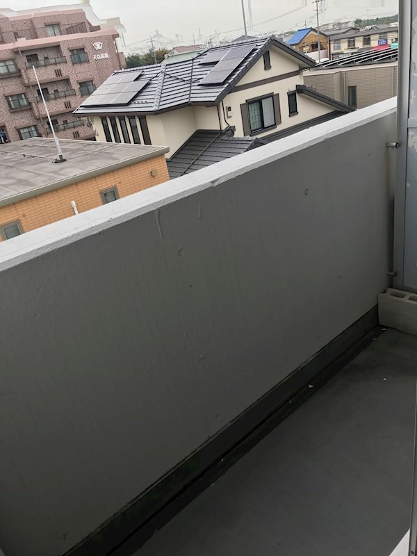 ヒルズ高坂  ベランダ