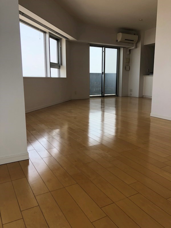 愛知県名古屋市千種区内山１丁目 リビング