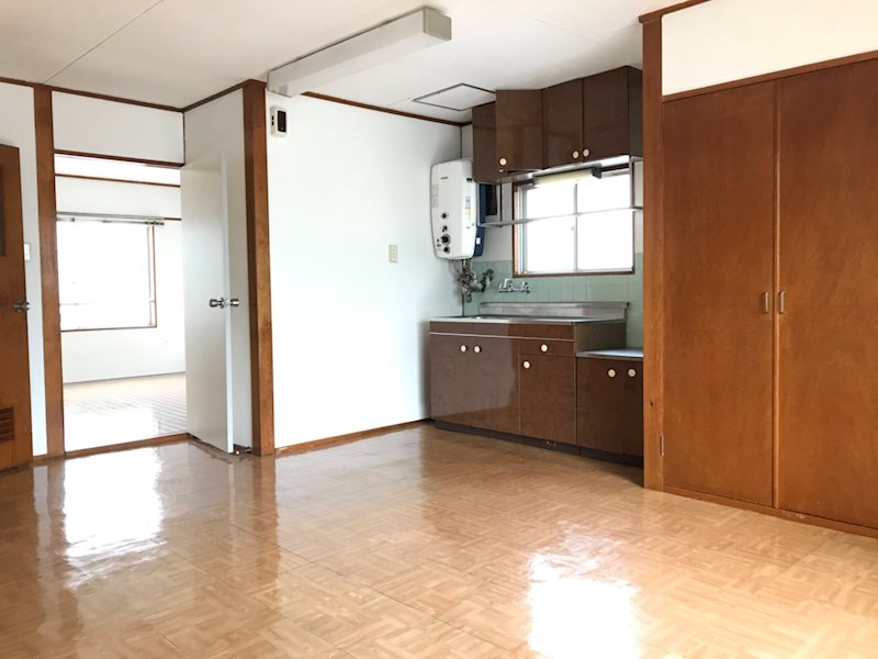 愛知県名古屋市千種区春岡１丁目 リビング