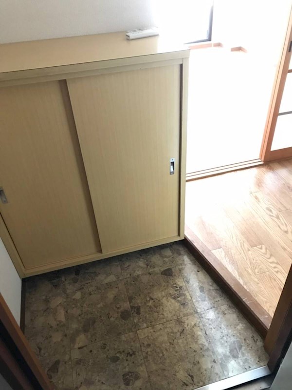 愛知県名古屋市千種区内山３丁目 玄関