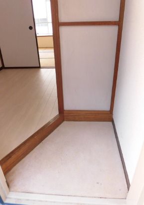 愛知県名古屋市千種区春里町４丁目 玄関