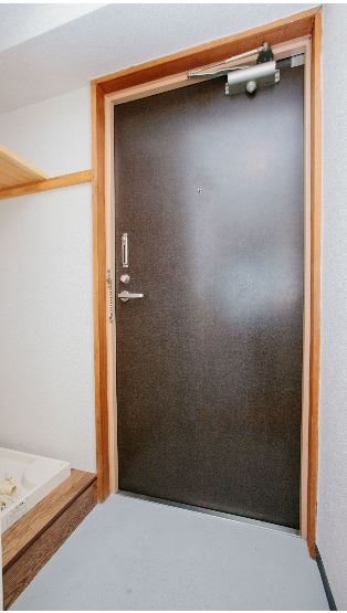 愛知県名古屋市千種区春岡通７丁目 玄関