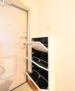 愛知県名古屋市昭和区白金１丁目 玄関