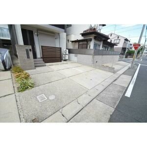 愛知県名古屋市千種区西崎町３丁目 庭