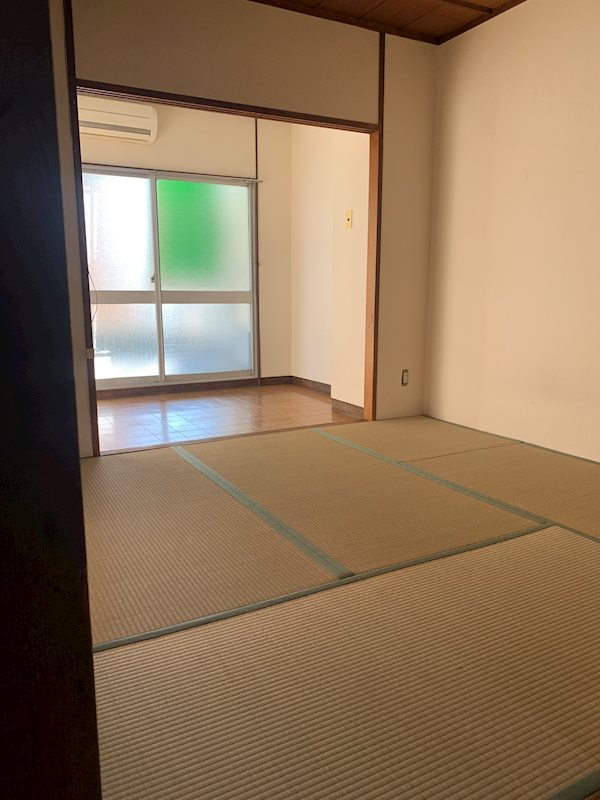 愛知県名古屋市千種区古出来３丁目 リビング