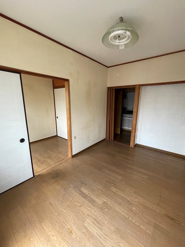 愛知県名古屋市千種区内山２丁目 リビング
