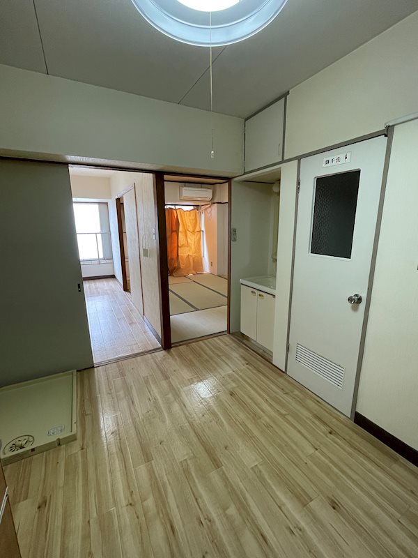 愛知県名古屋市千種区内山３丁目 リビング