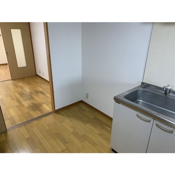 愛知県名古屋市昭和区広路通４丁目 玄関