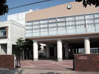愛知県名古屋市緑区滝ノ水１丁目 中学校